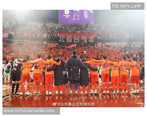 足球明星送上温暖祝福视频感谢球迷一路相伴共同追梦 足球明星送上温暖祝福视频感谢球迷一路相伴共同追梦