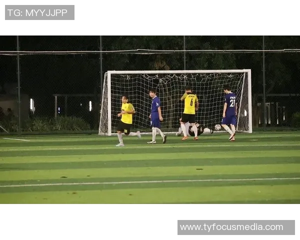 韩国镜头下的足球明星们展现风采与魅力的精彩瞬间