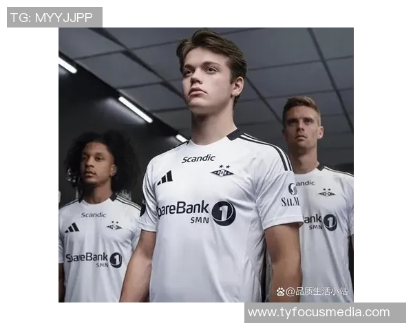 个性化定制足球明星球衣让你成为场上焦点的最佳选择