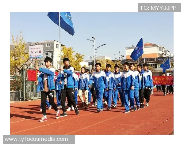 追逐绿茵场上的梦想成为足球明星的心路历程