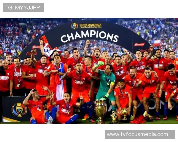 开场下跪引发热议的足球明星是谁背后的故事与意义解析