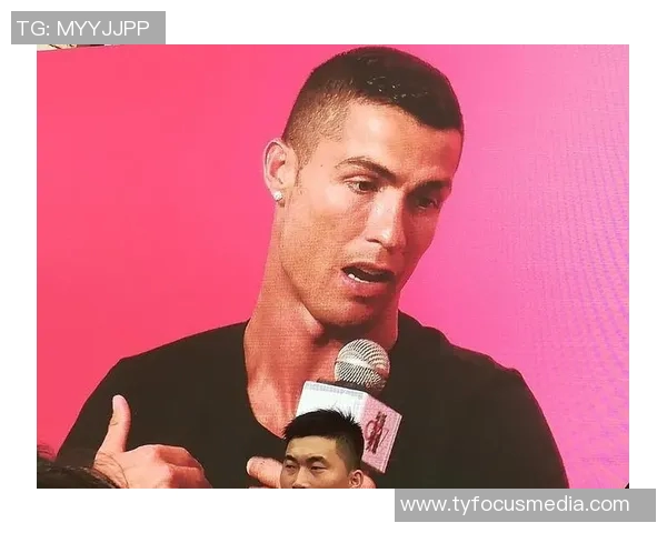 足球明星独特发型揭秘一条头发背后的时尚与个性故事
